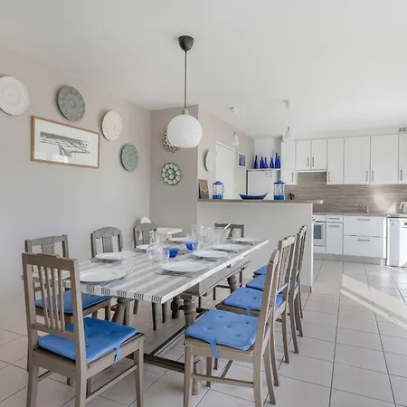 A 150m De La Plage, Jolie Maison Avec Jardin Pour 10 بيت للعطل *