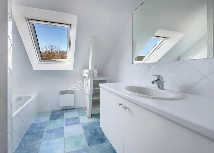 A 150m De La Plage, Jolie Maison Avec Jardin Pour 10 *